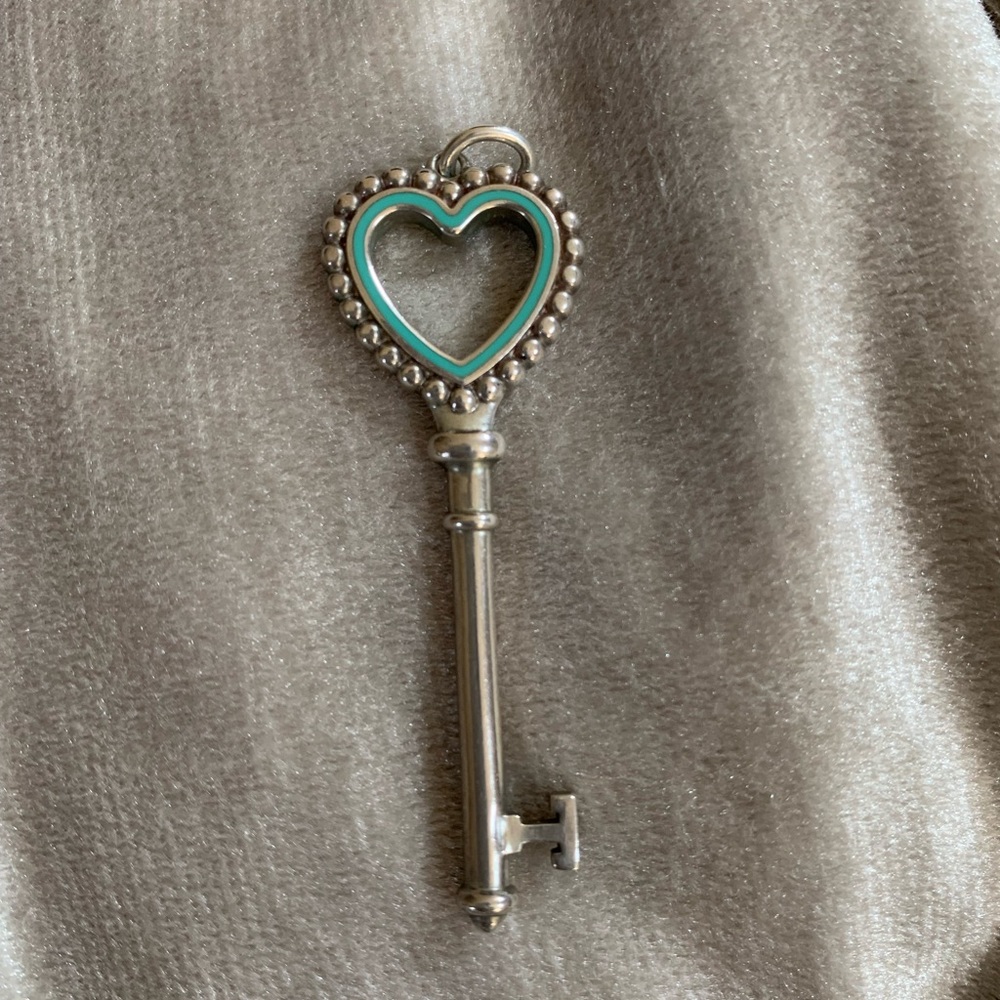 Tiffanys silver keys worn occasionaly.
